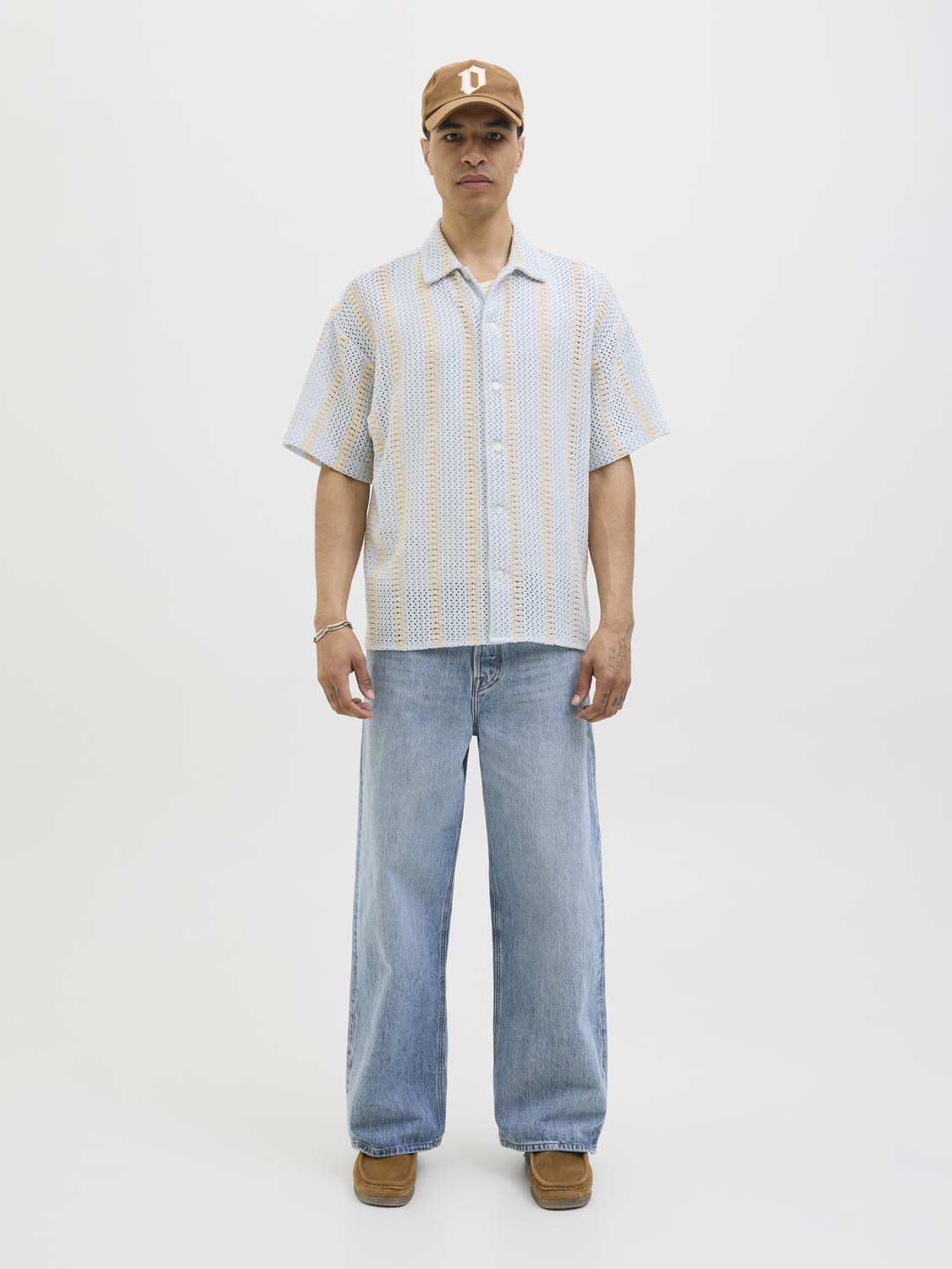 model_shot-front_full